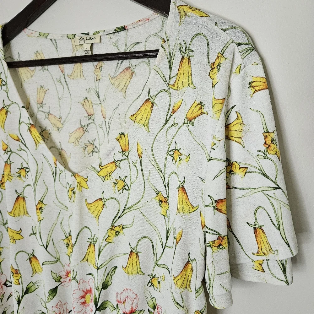 Lily White Blouse Floral Print Top Yellow Pink Green V-Neck Tie Front Casual - Picture 2 of 8